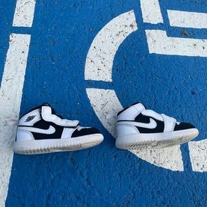 Jordan 1 Mid Tuxedos (Sz 6C)